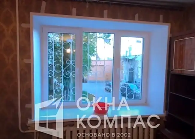 Фото объекта Установка трехстворчатого окна и балконный блок в квартире.